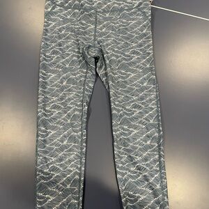 Vuori Wave Pattern Gray Leggings